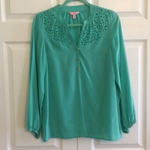 Elsa blouse with cutout neck detail